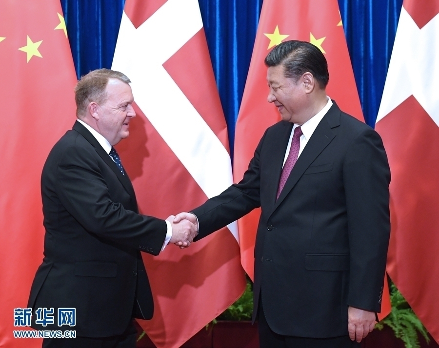 5月4日，国家主席习近平在北京人民大会堂会见丹麦首相拉斯穆森。新华社记者 饶爱民 摄